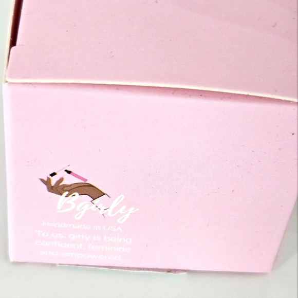 BGirly LipSauce | Vanilla Lip Scrub + Kind Lips Premium Lip Balm (Mint) - Picture 4 of 6